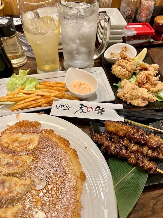 串もの揚げ物餃子を始め様々なメニュー